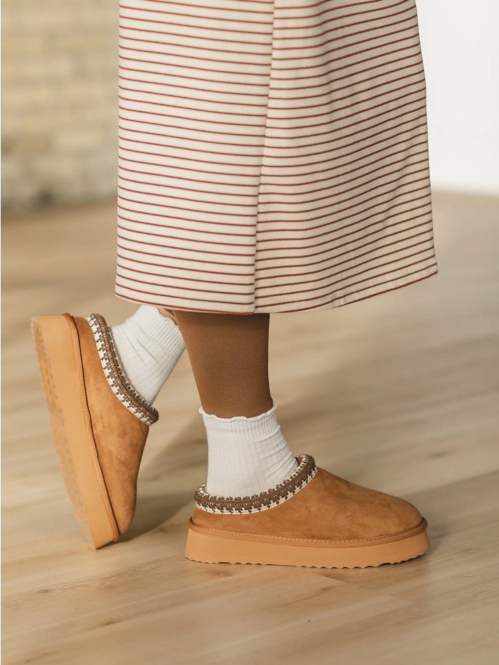Steve Madden Selena Brown Chestnut Suede Faux Fur Lined Slip-On Mule Slippers - Picture 1 of 10